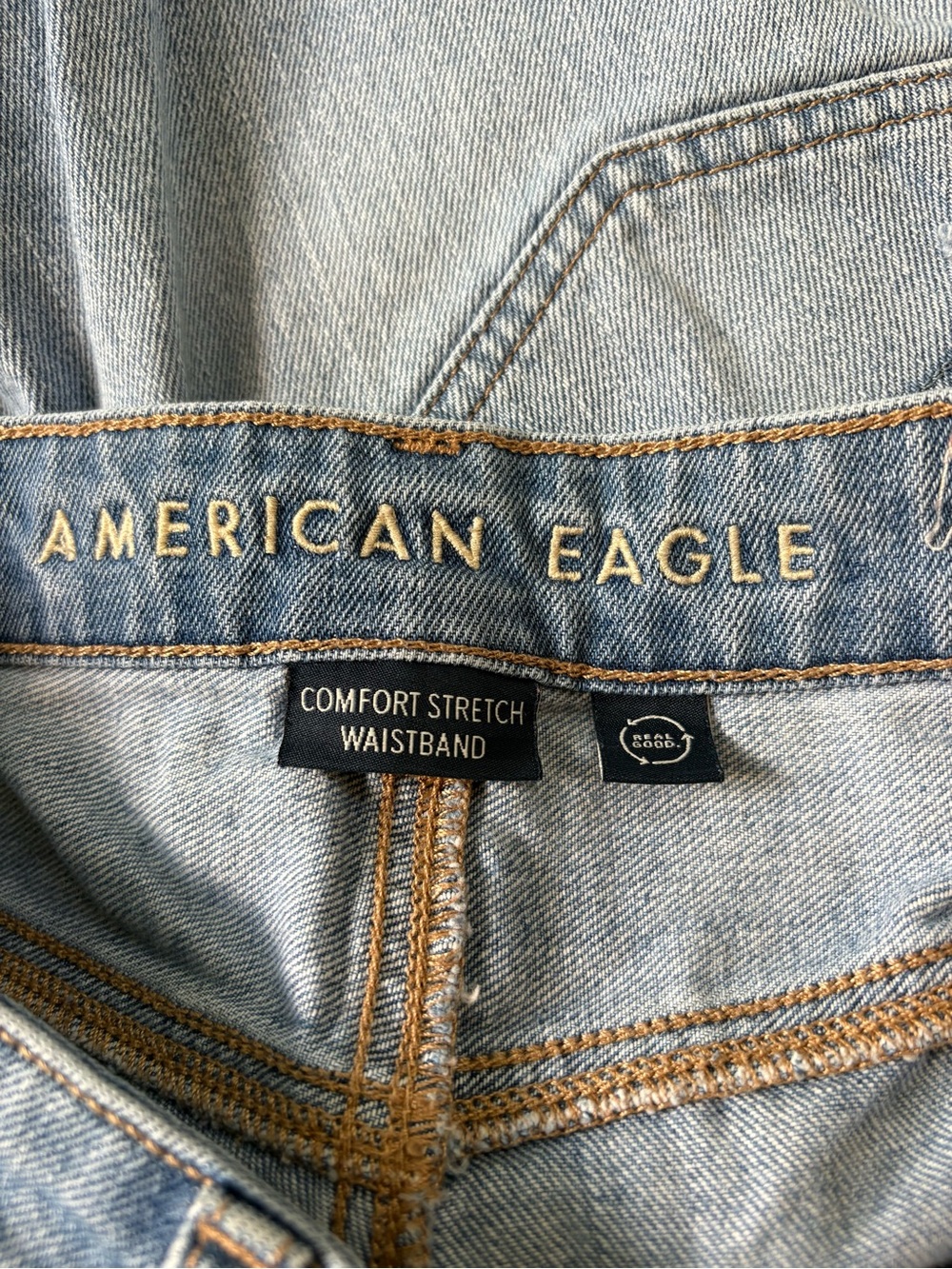 American Eagle Distressed Mom Jeans.  Size 10 Short - Picture 4 of 6